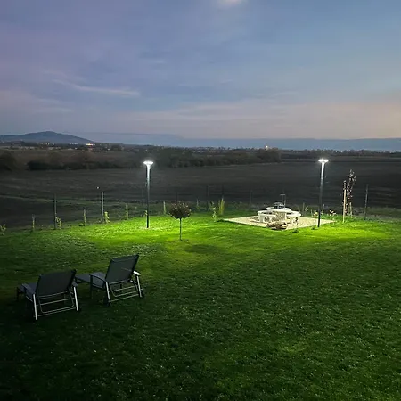 Horizond Vendeghaz 別荘 セレンチュ